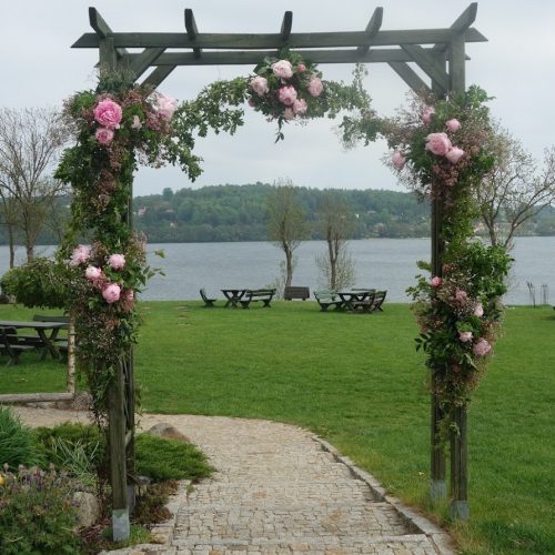 3.-Brama-dekoracja-600zł-1-2